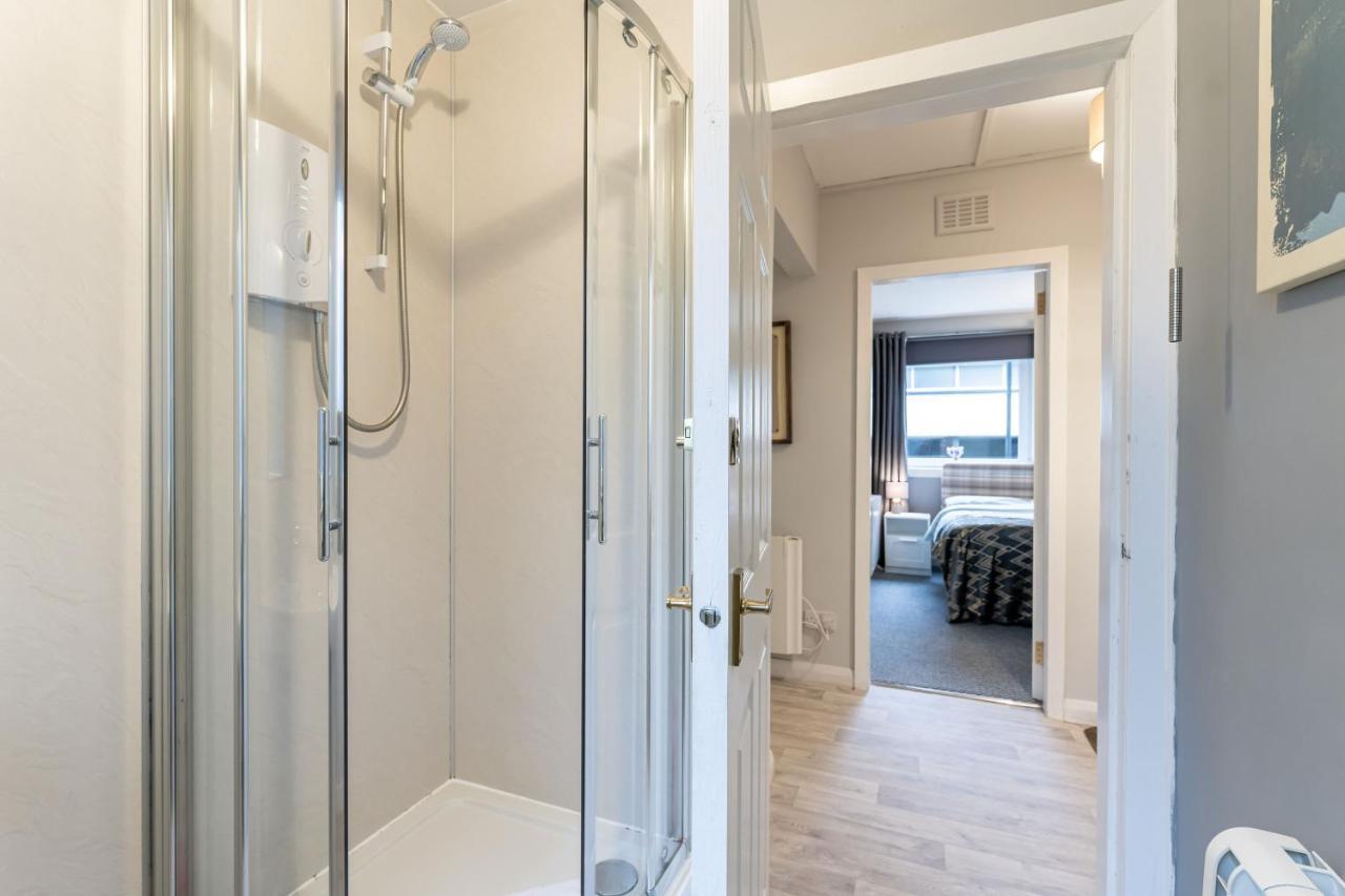 Ground-Fl Two Bedroom Apartment In ブリッジ・オブ・アーラン エクステリア 写真