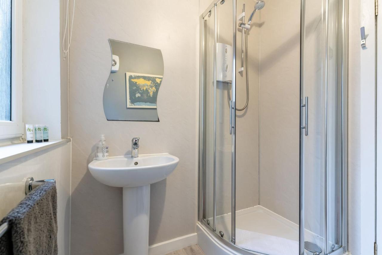 Ground-Fl Two Bedroom Apartment In ブリッジ・オブ・アーラン エクステリア 写真