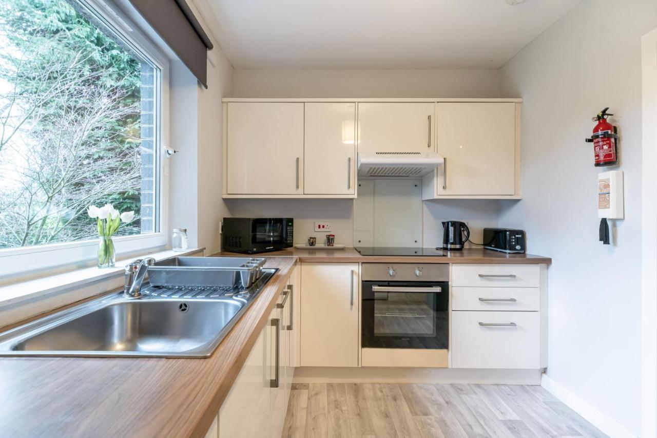 Ground-Fl Two Bedroom Apartment In ブリッジ・オブ・アーラン エクステリア 写真